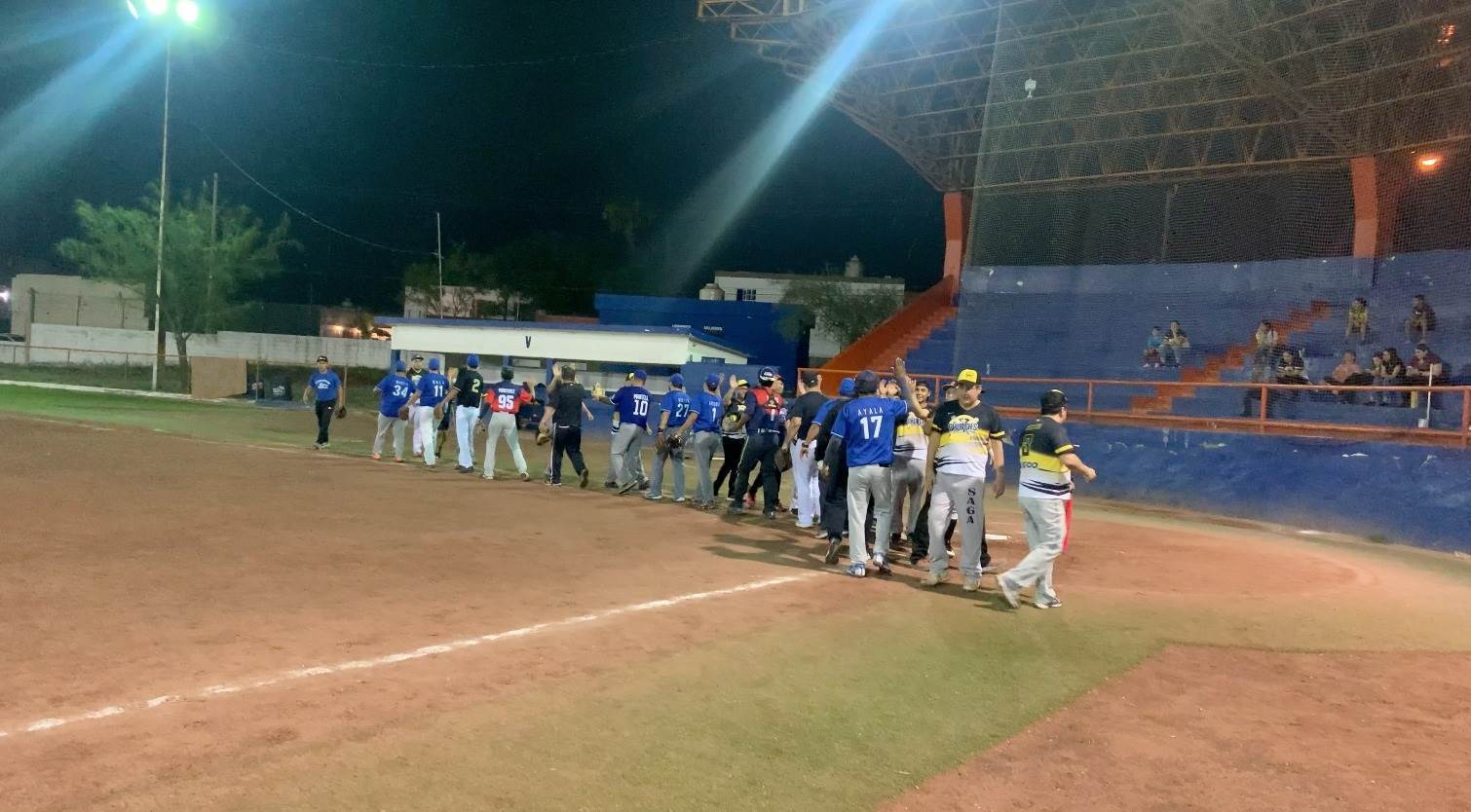 La Salle va por un tercer juego Enfriaron a Comida Express en la final