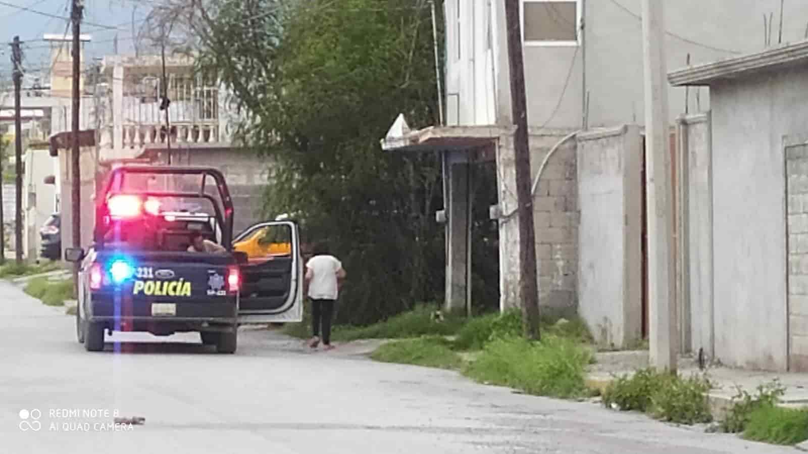 Asaltan a jovencito a punta de pistola