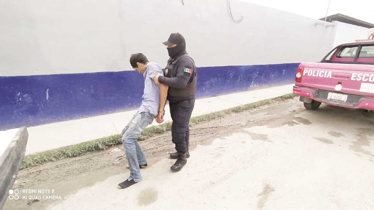 En el Fraccionamiento Aguilar propinan paliza a rata de 2 patas