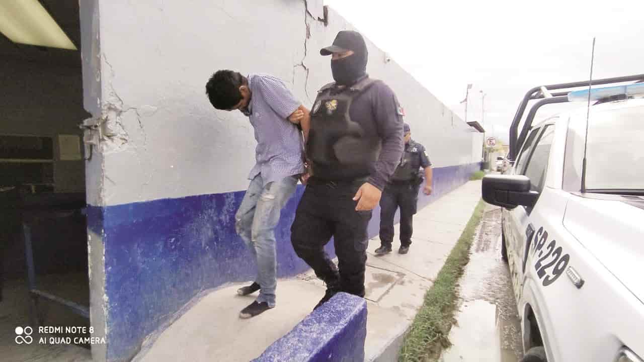 En el Fraccionamiento Aguilar propinan paliza a rata de 2 patas