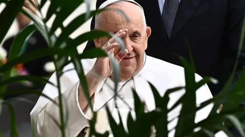 Papa Francisco cancela su agenda de este viernes por fiebre