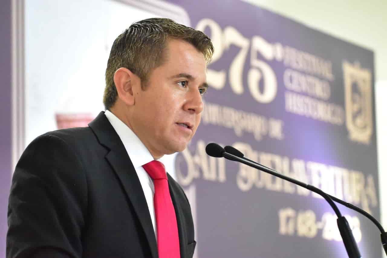 Reconoce San Buena al Ing. Domínguez