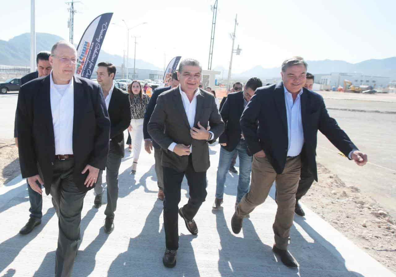 Coloca Lennox primera piedra Coloca Lennox primera piedra