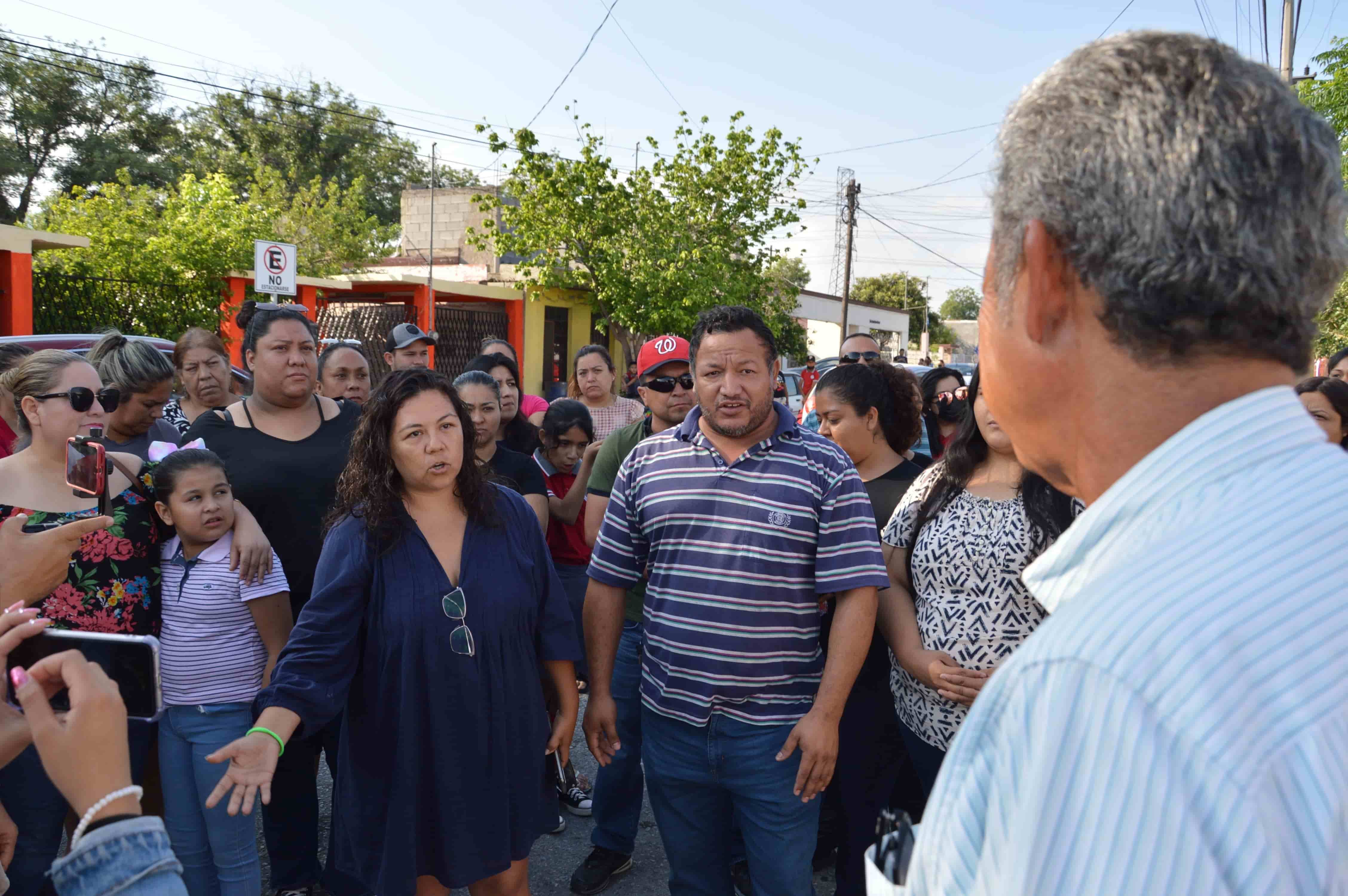 Toman padres escuela