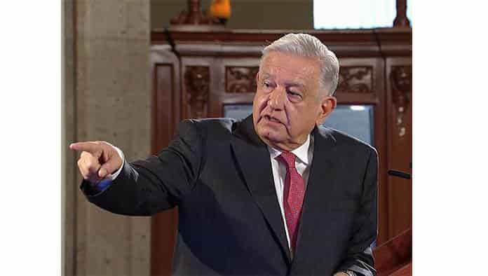 Pese a veda electoral, pide AMLO “mandar al carajo” a quien quiera comprar votos