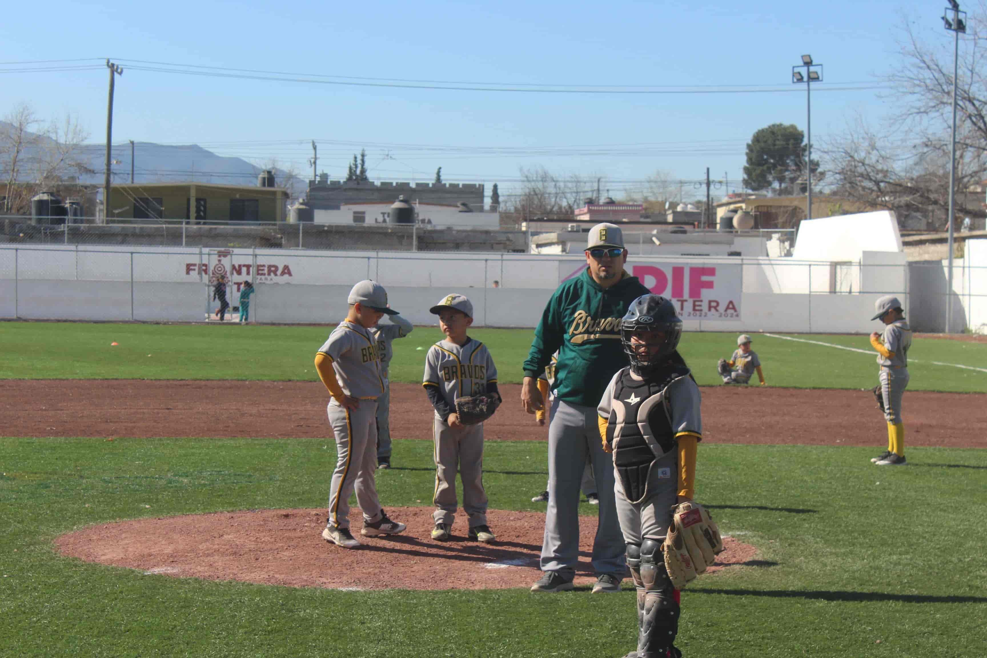 Acereros Jr. da paliza a Piratas