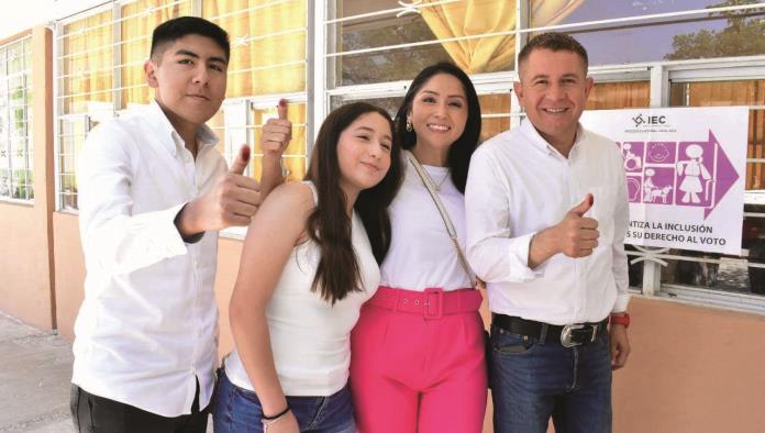 Vota Hugo en San Buena