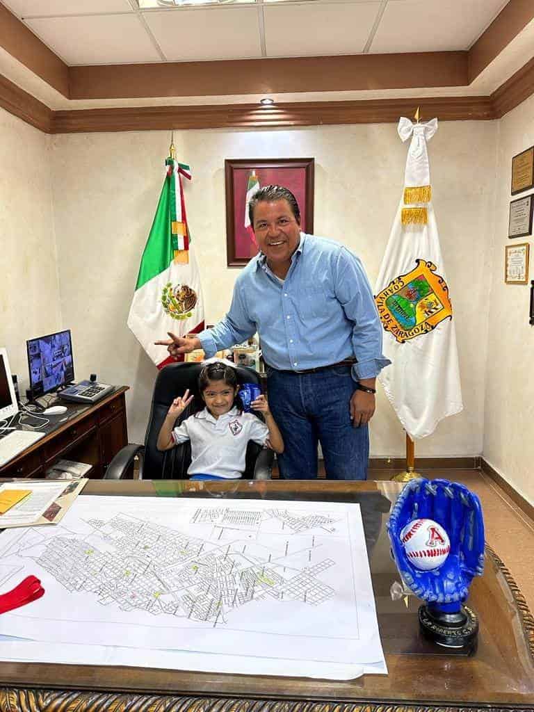 Niños invitan a Piña de padrino