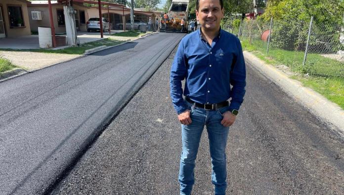 Supervisa Pepe Díaz obra de pavimentación en Allende
