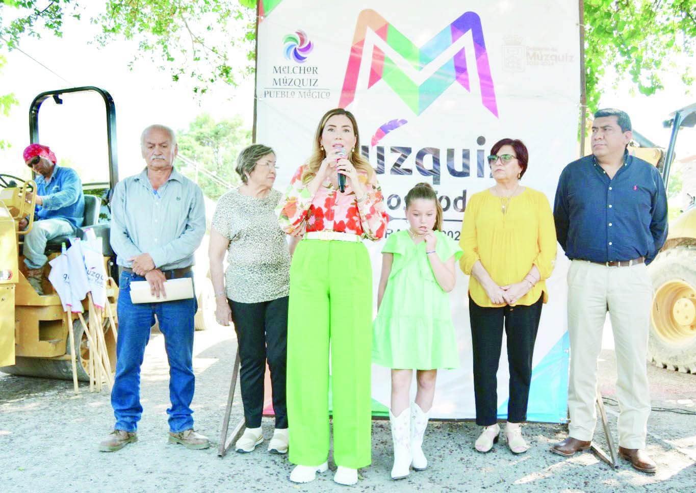 Mejora Tania las calles de Múzquiz