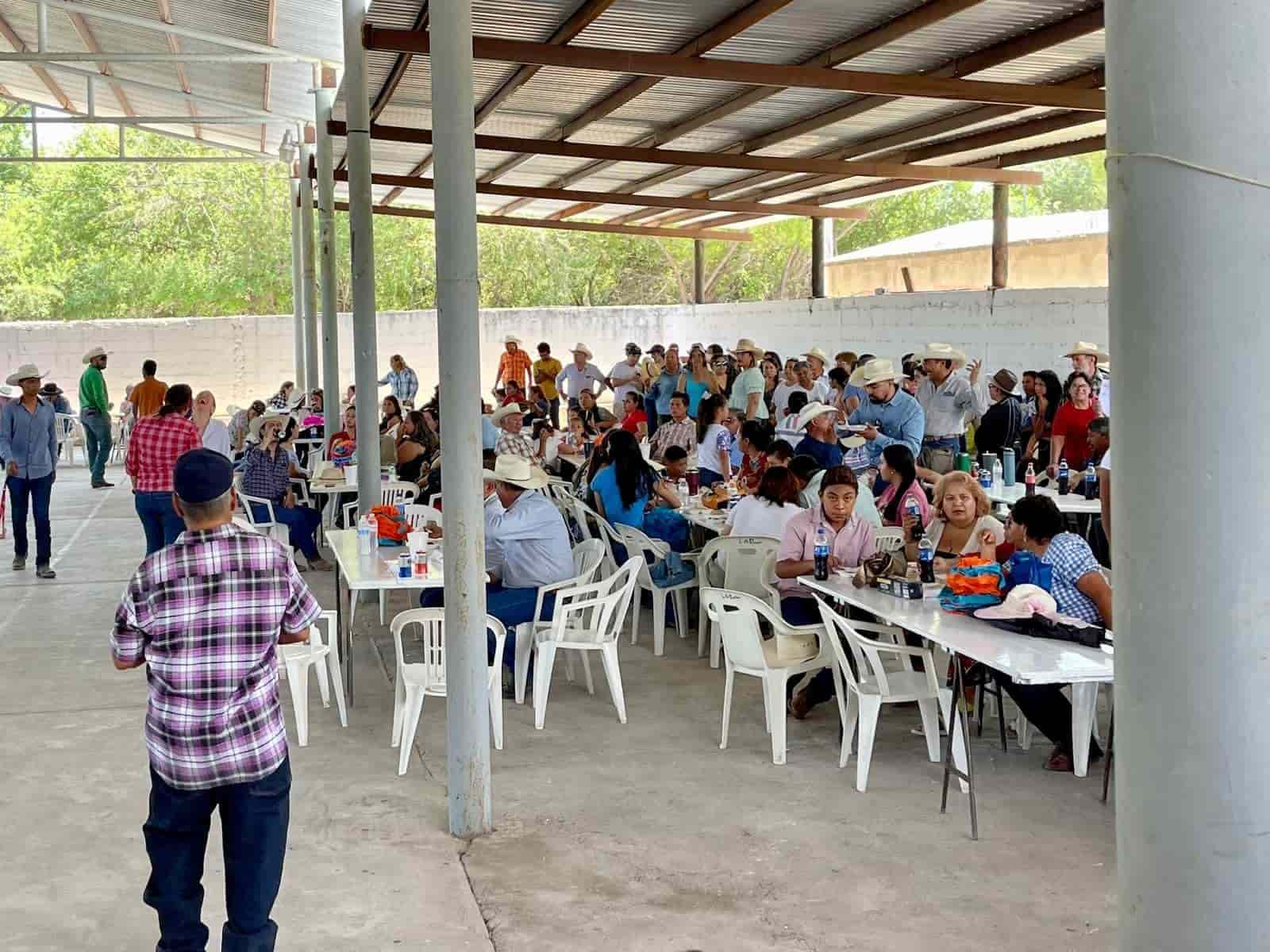 Celebran 87 años en “La Cascada”