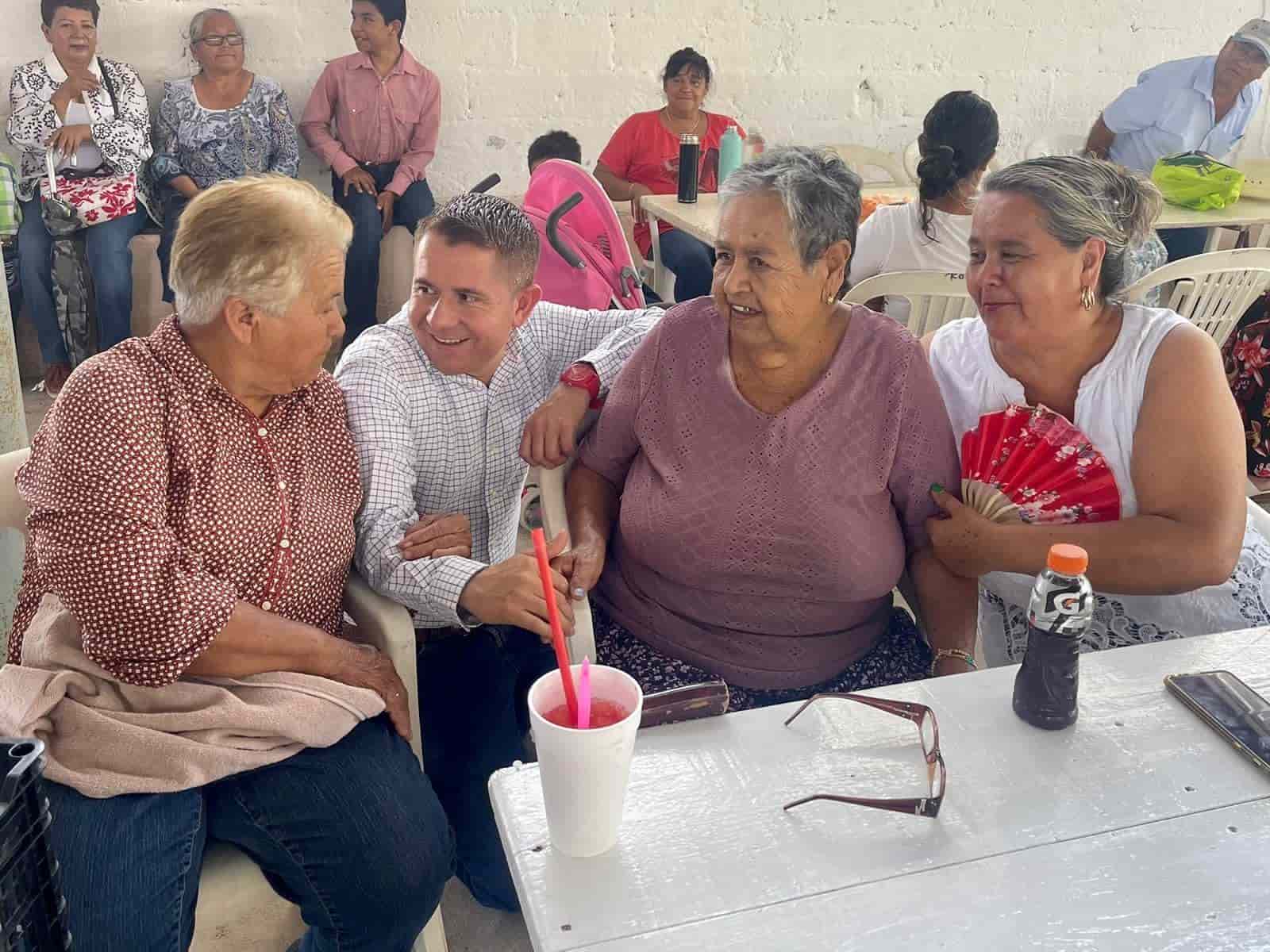 Celebran 87 años en “La Cascada”