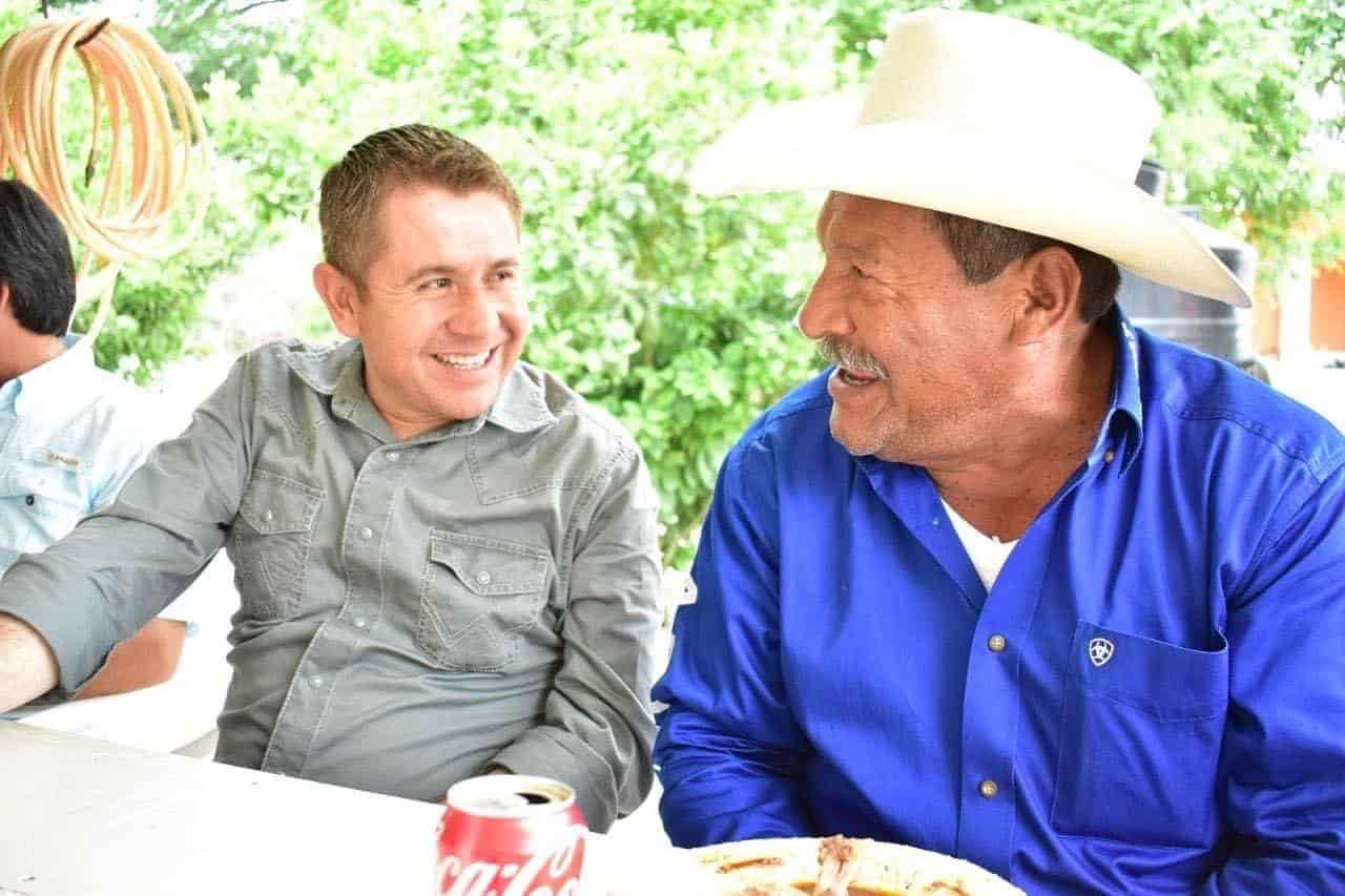 Festejará Hugo a padres en su día