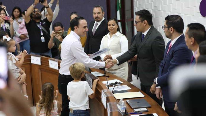 Recibe Manolo Jiménez constancia como gobernador electo de Coahuila