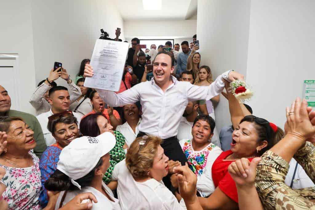 Es Manolo Jiménez Gobernador electo; Entrega IEC constancia de mayoría
