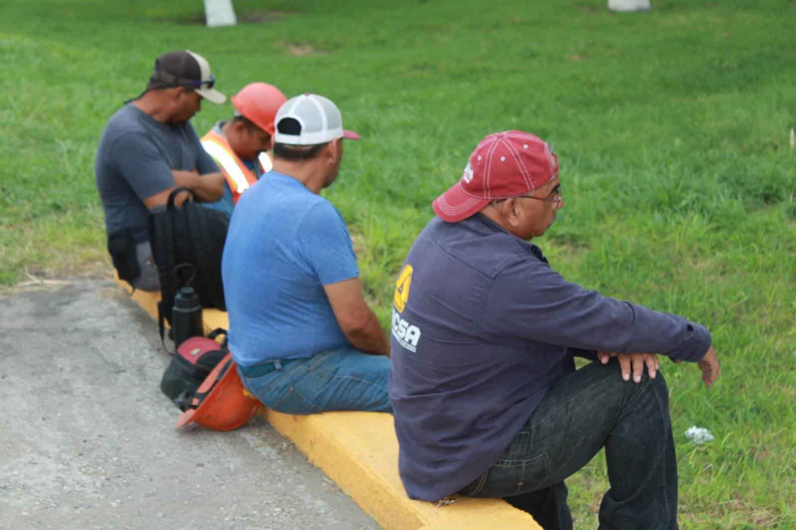 Se plantan obreros de SEICSA en la termoeléctrica