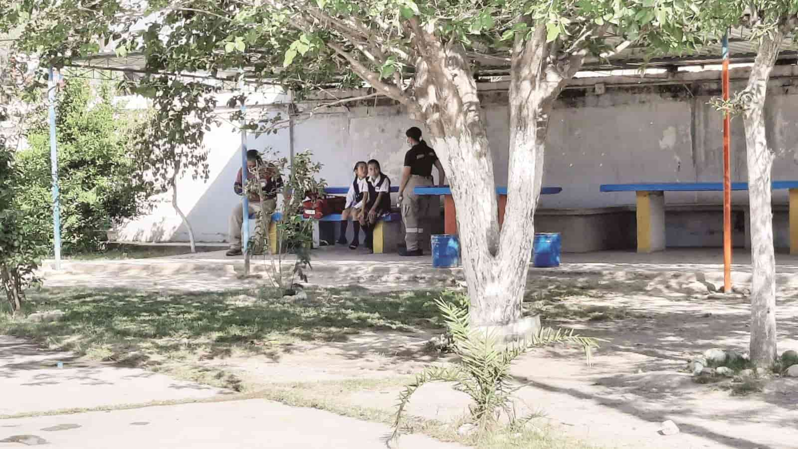 Sufren 8 niños golpe de calor