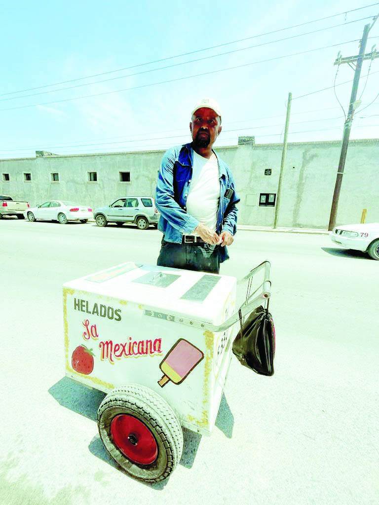 Vende paletas obrero de Altos Hornos