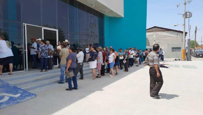 Asolean a becados en el “Bienestar”
