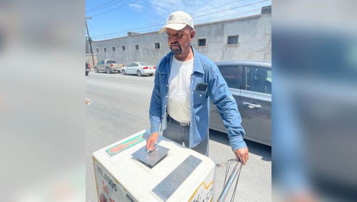 Vende paletas obrero de AHMSA