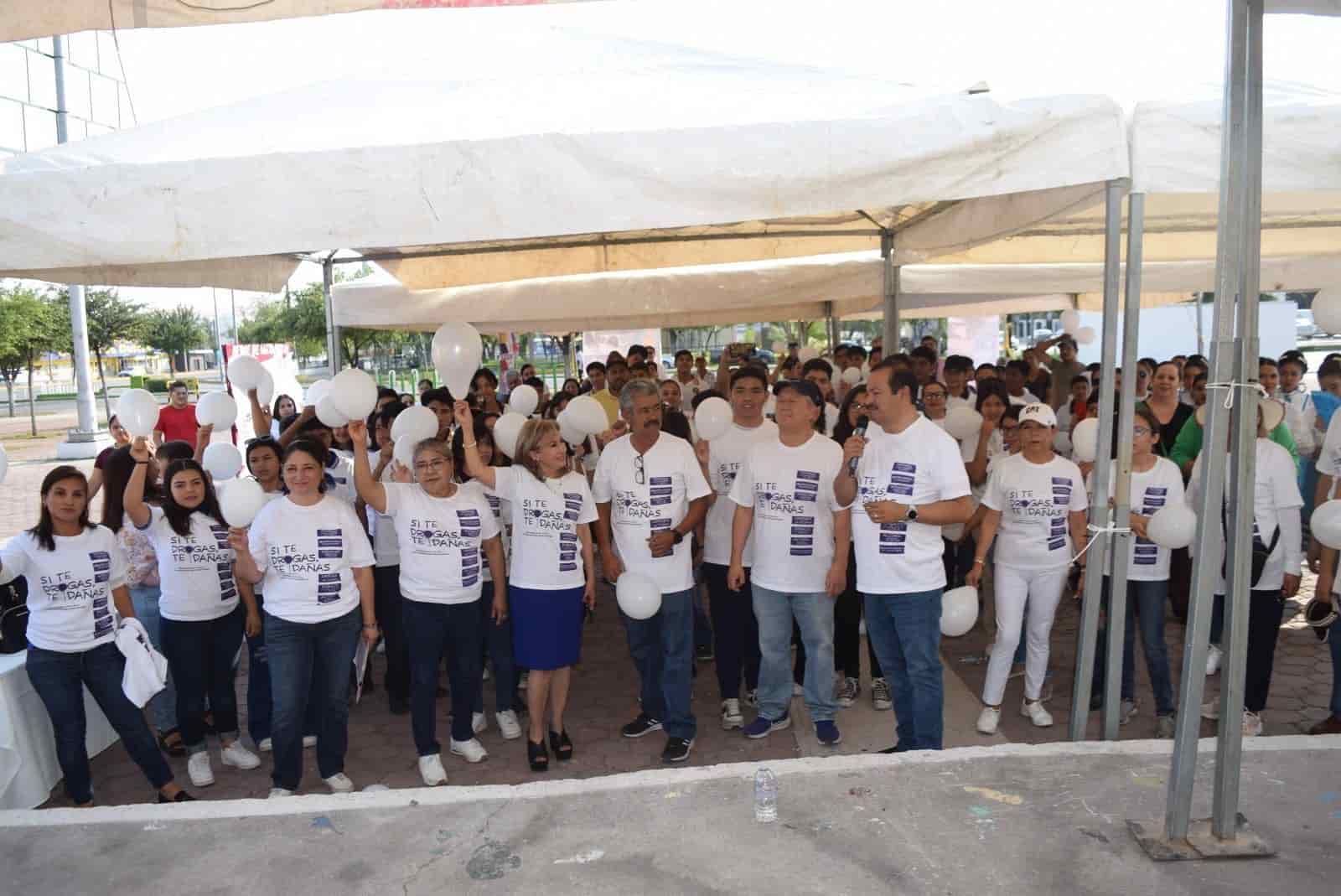 Realizan caminata contra las drogas