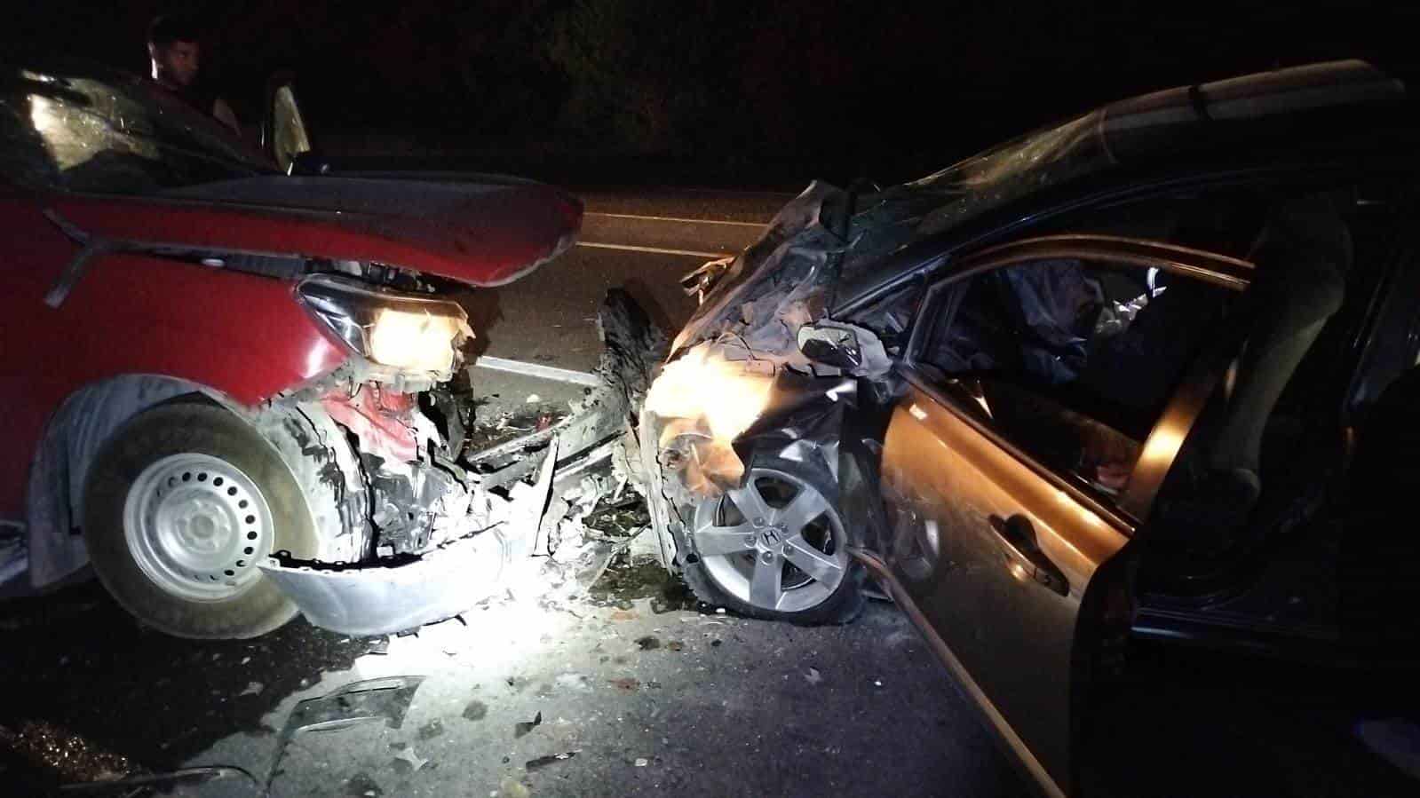 Una madre de familia sin vida  y dos conductores gravemente lesionados