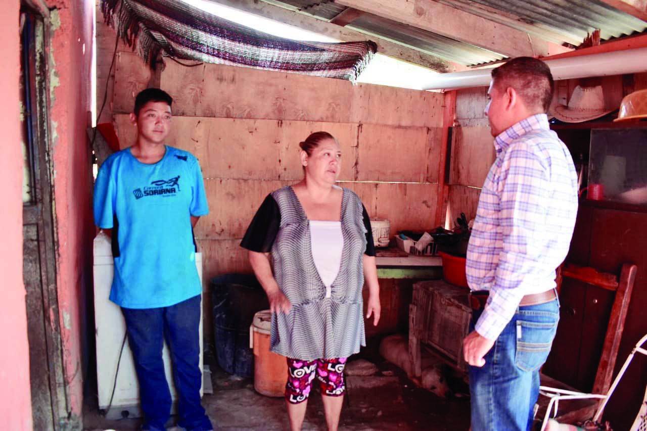 Visita Hugo a población