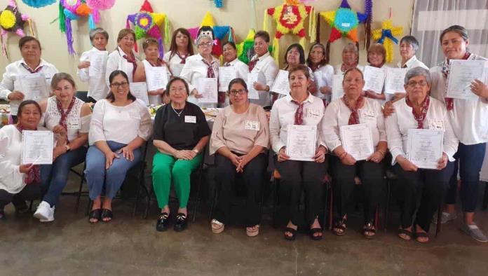 Clausura cursos DIF de Múzquiz