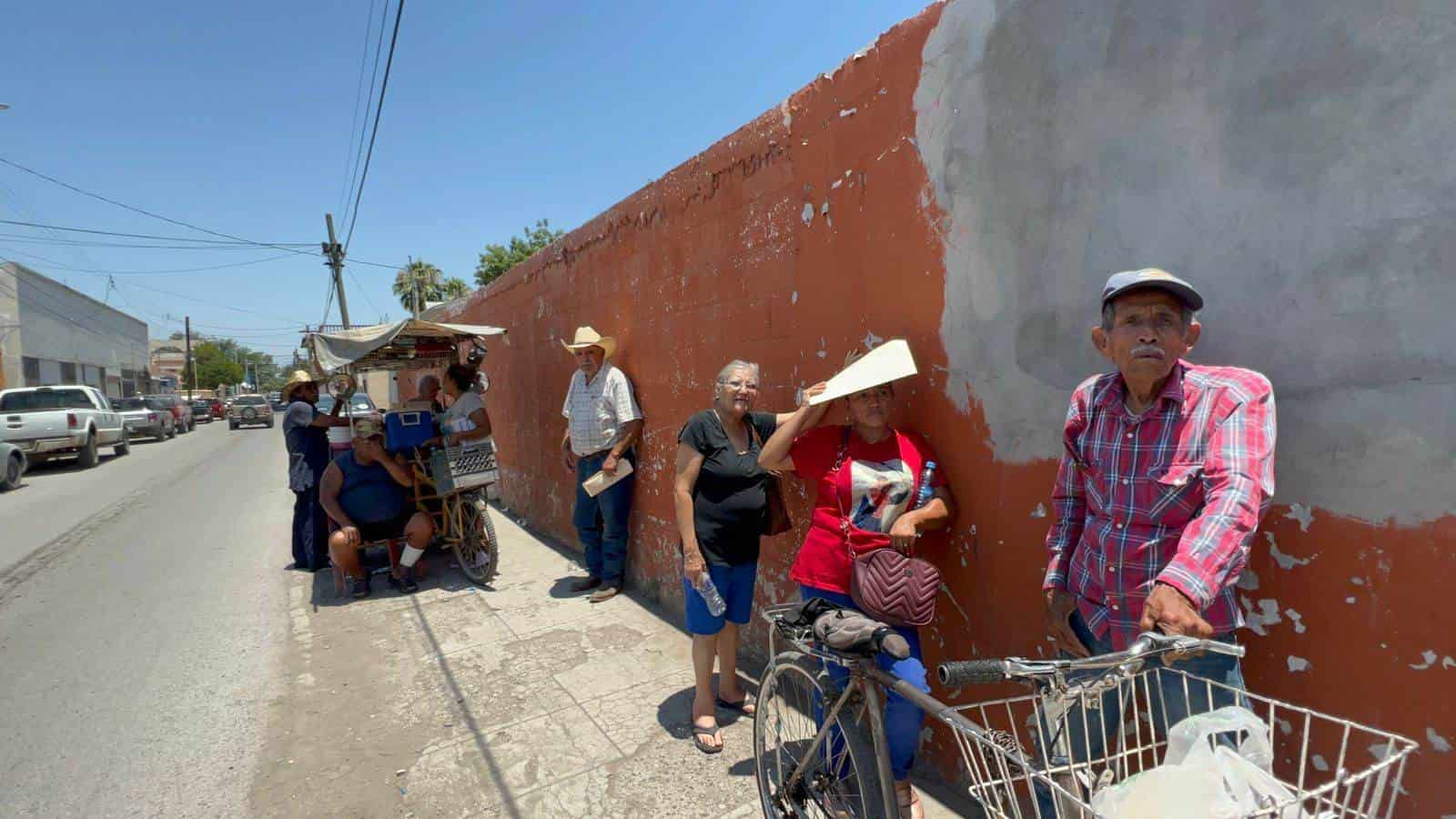 Supervisa alcaldesa entrega de apoyos
