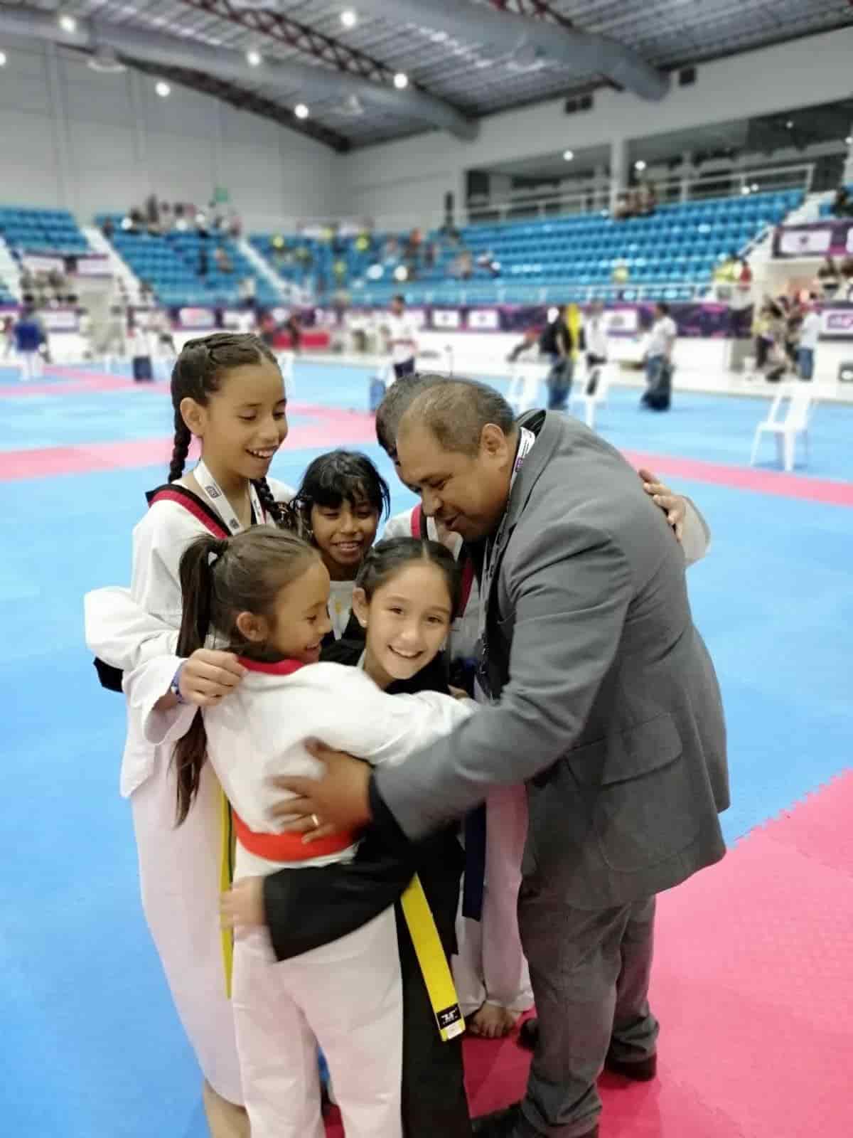 Destacan 5 zaragocenses en mundial de Taekwondo