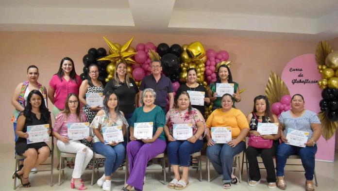Concluyen 13 mujeres el curso de globoflexia