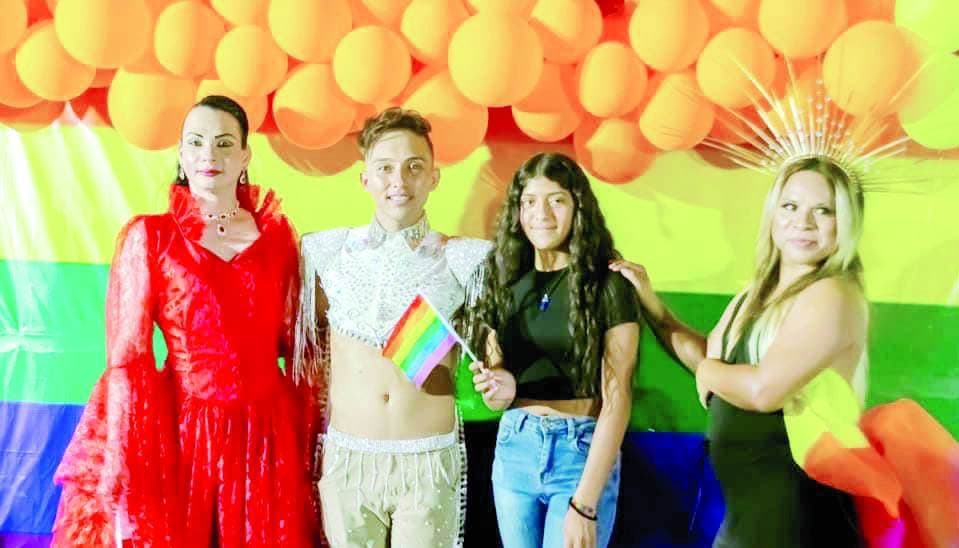 Marchan por el Orgullo LGBTTTIQ+
