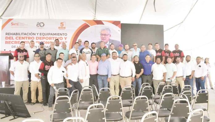 Acompaña Hugo a líderes sindicales