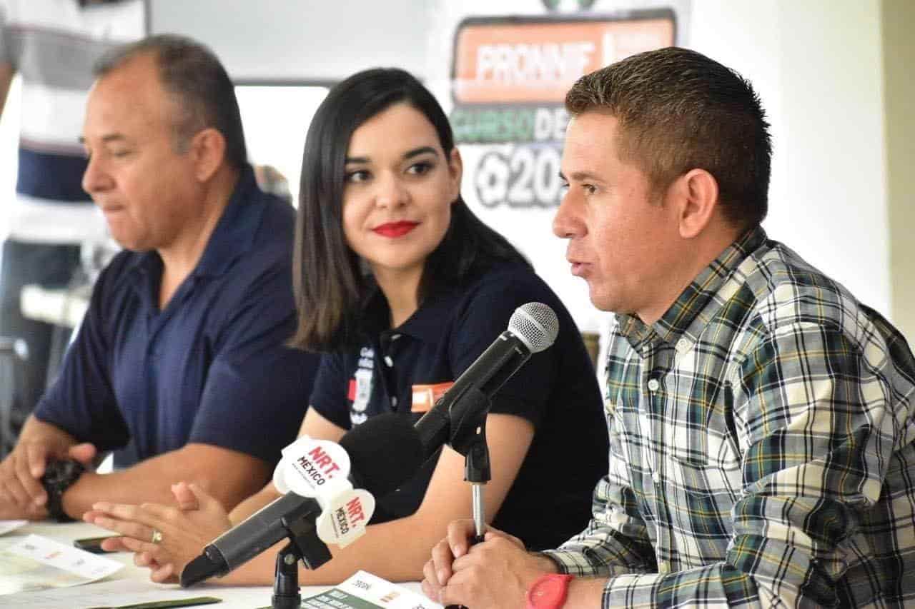 Convoca Hugo a cursos de verano