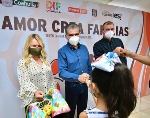 Buscan 60 niños padres adoptivos