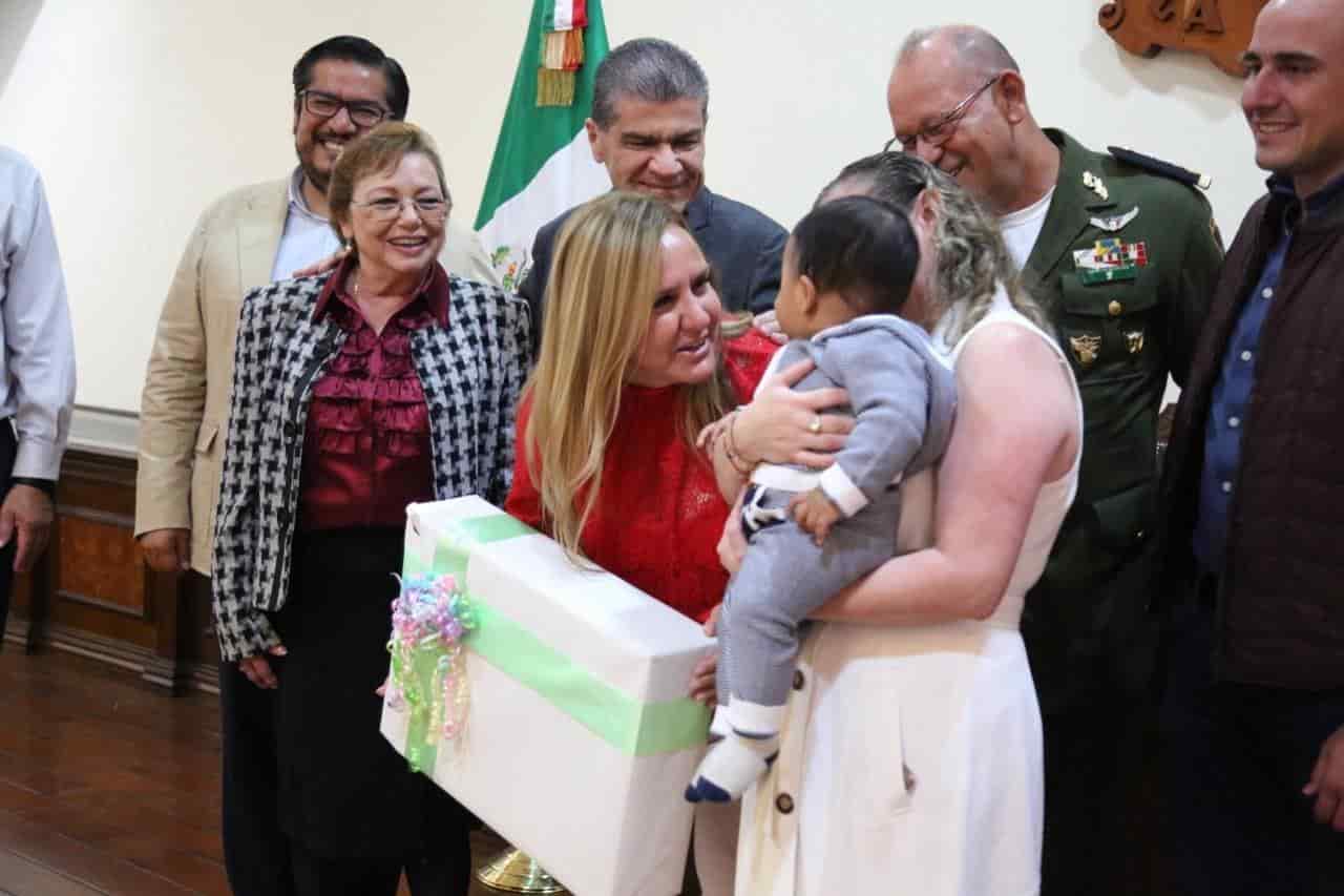 Buscan 60 niños padres adoptivos