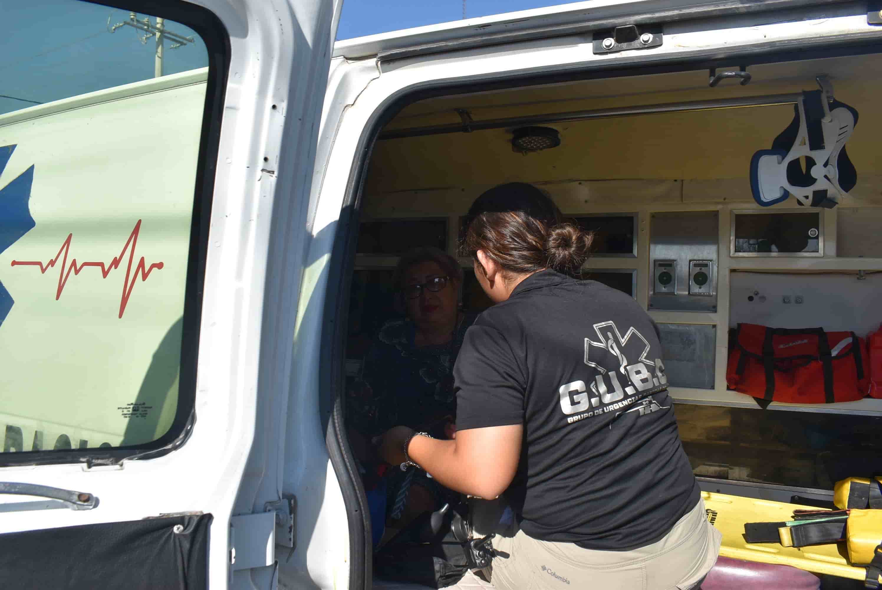 Se ‘vuela’ rojo y chocan a abuelita