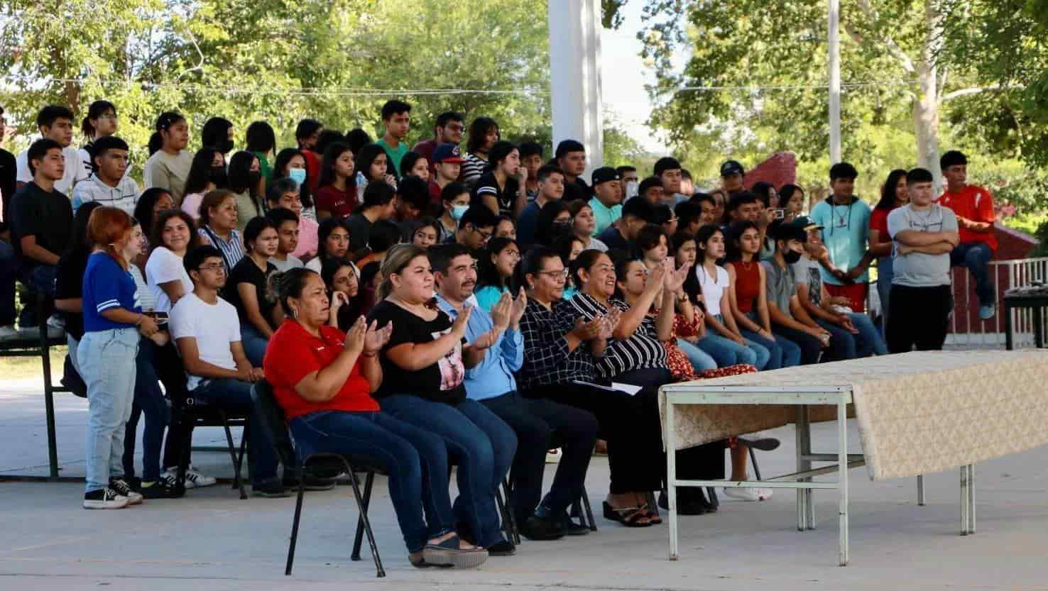 Realiza grupo de danza folclórica gira por Nava