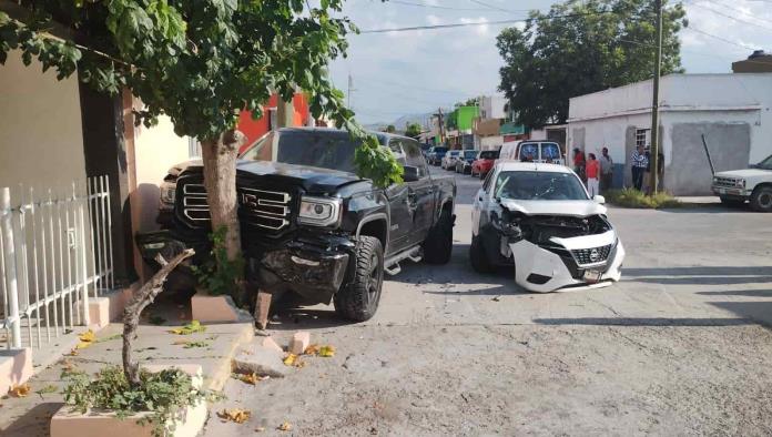 Provoca paisano choque en la Mayo