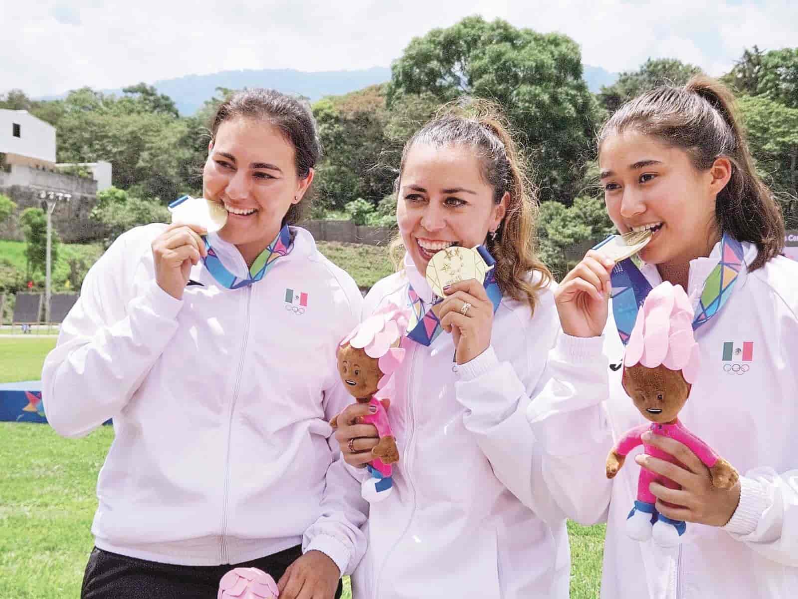 Angela Ruiz puso en alto a México