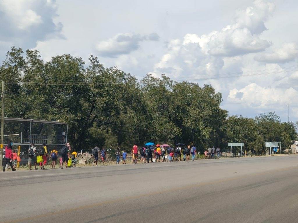 Continúan llegando migrantes a esta frontera