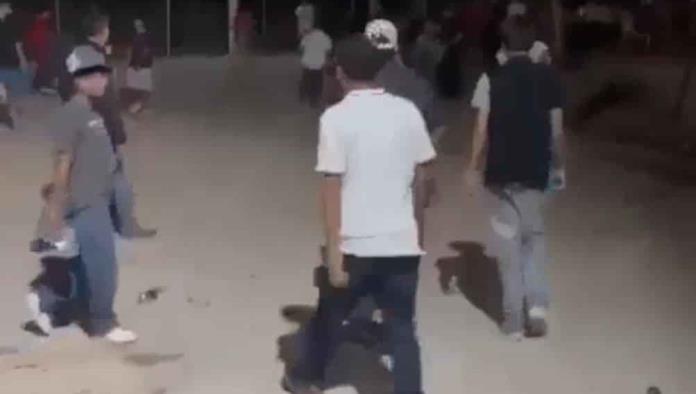 Joven apuñalado en riña campal de fiesta