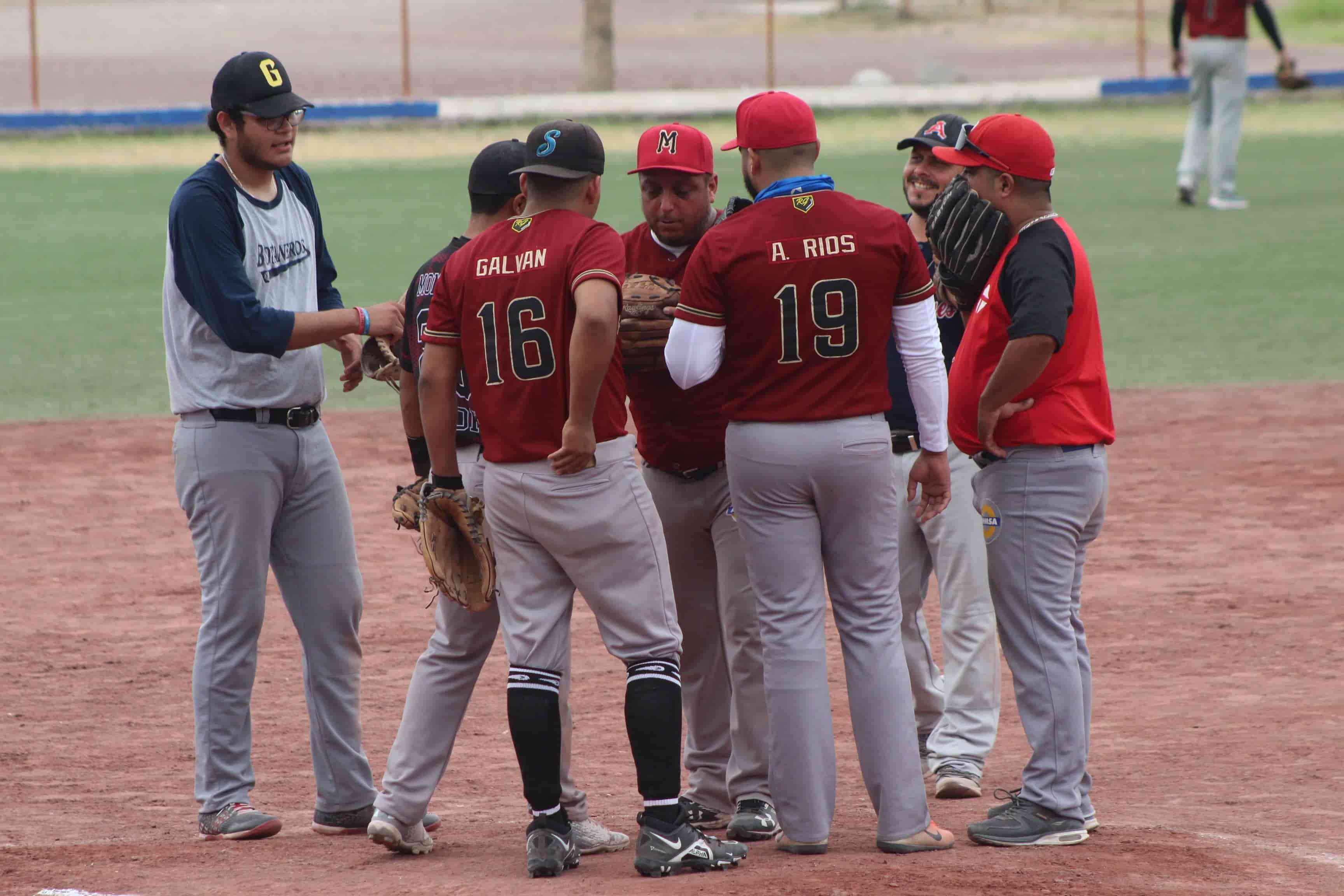 Mustangs arrolló a los Red Sox