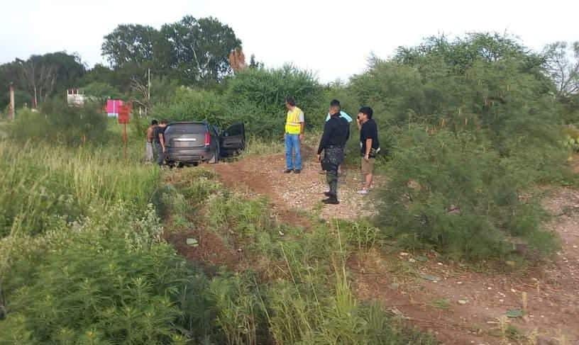 Irresponsable al volante; cae en barranco en Morelos