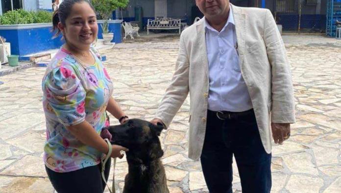 Policías rescatan a perrita extraviada