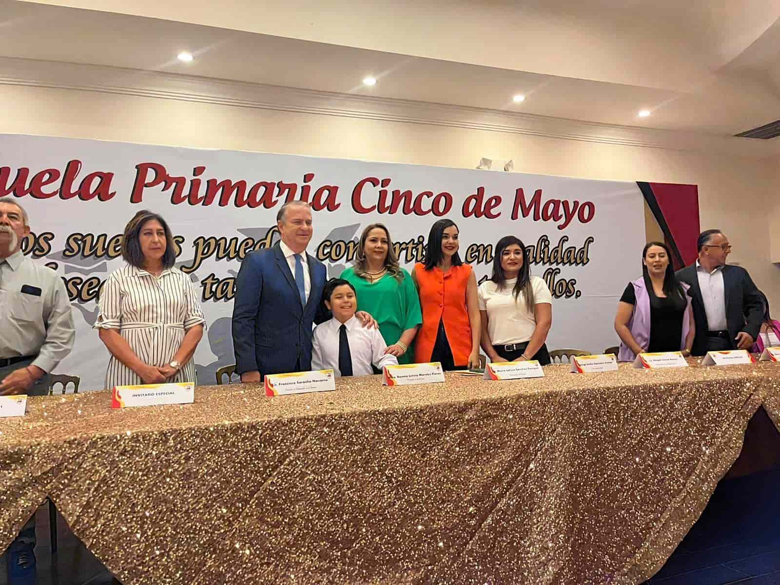 Entregan equipos de cómputo a la escuela Cinco de Mayo