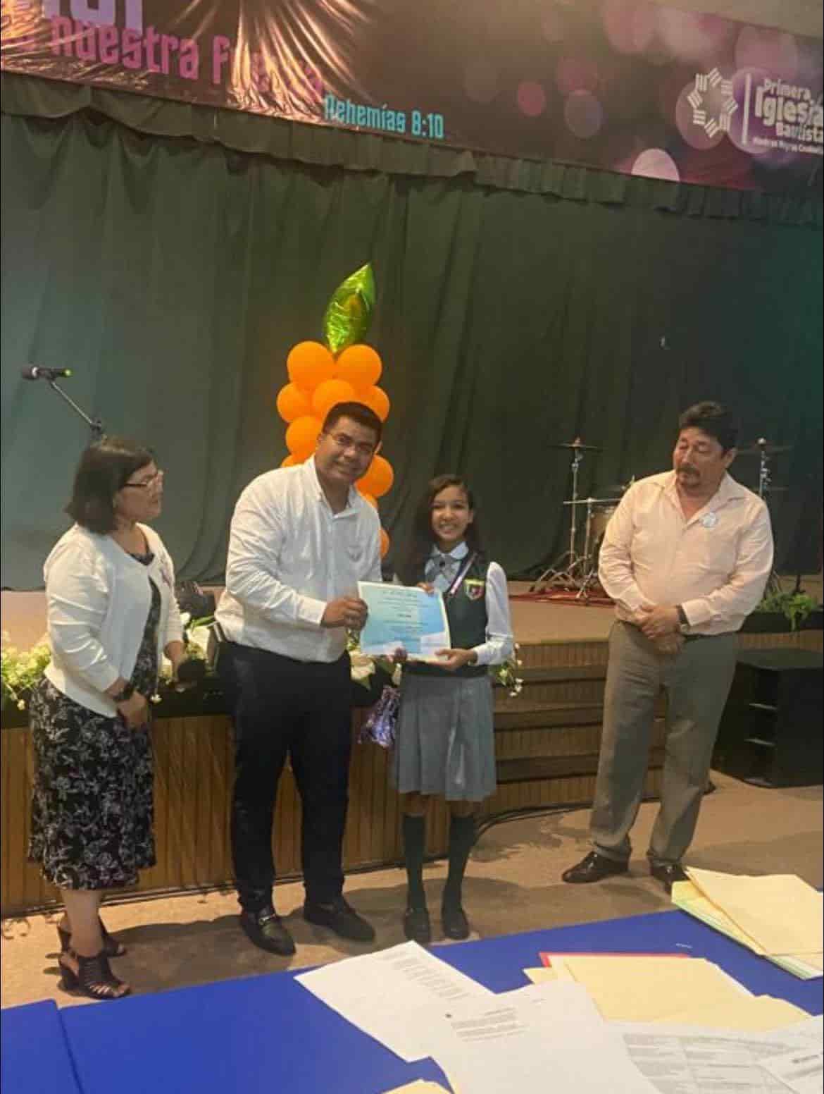 Logra alumna allendense primer lugar de oratoria