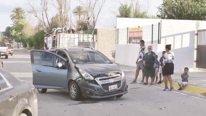 Encontronazo deja a menor lesionado