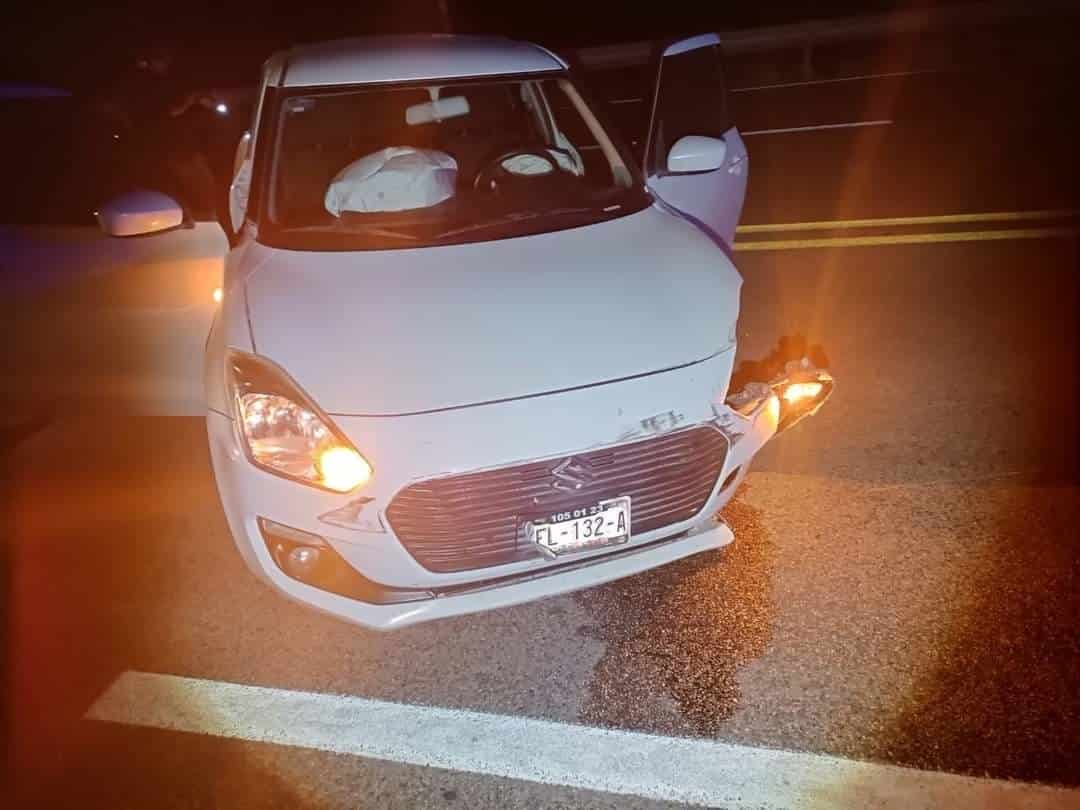 Destroza su auto en el puente Nava-Morelos