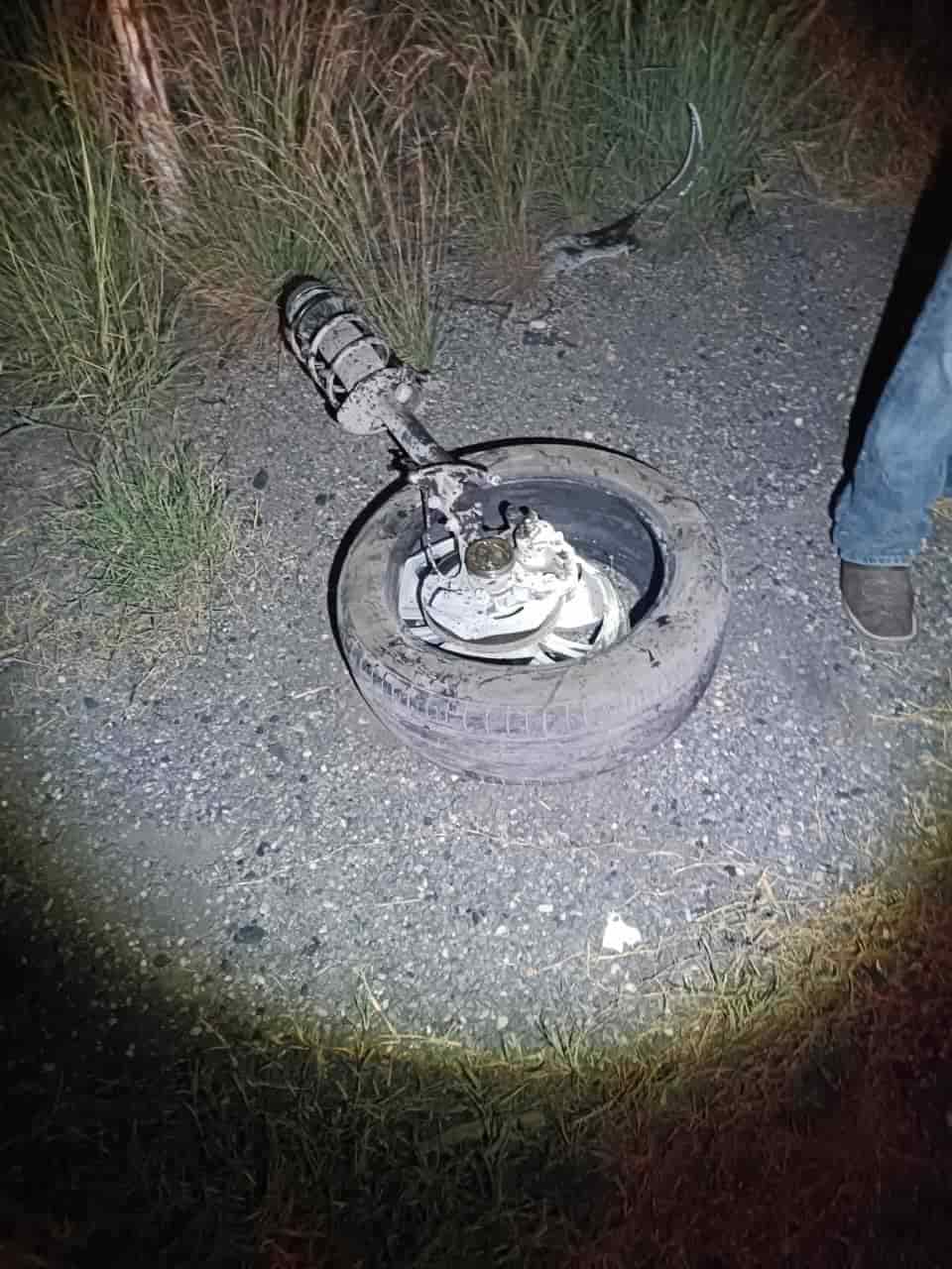 Destroza su auto en el puente Nava-Morelos